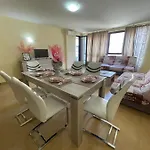 아파트 Luxury By The -