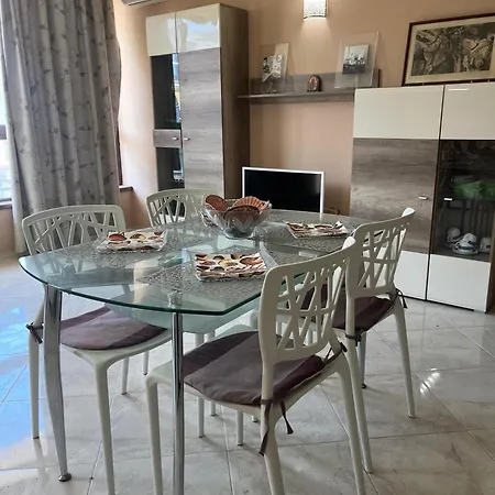 Luxury By The - Apartment